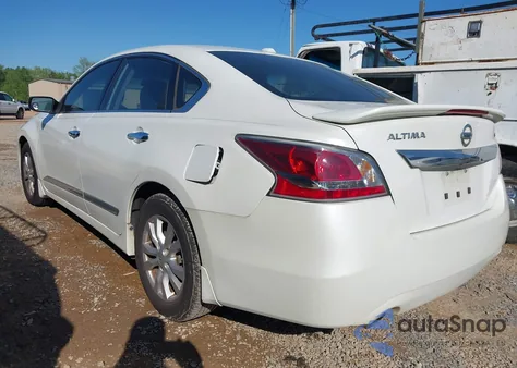 2015 Nissan Altima 2.5 S из США, поврежденный, VIN 1N4AL3AP7FC120321